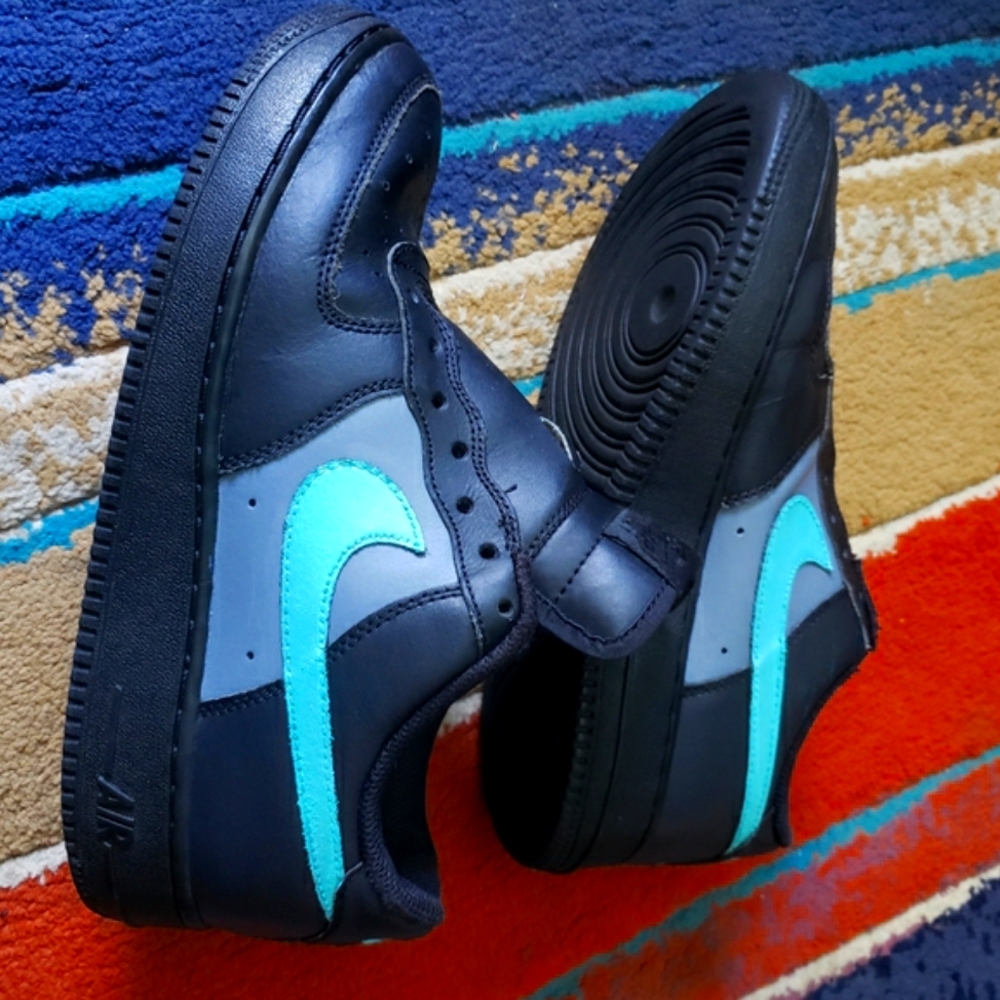 NIKE Air Force 1. SIZE 7 in childs size but fits size 9- 9.5 in womens.